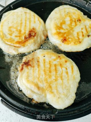 牛肉洋蔥餡餅的做法 牛肉洋蔥餡餅怎么做 芊芊 dokzbcavirai的菜譜